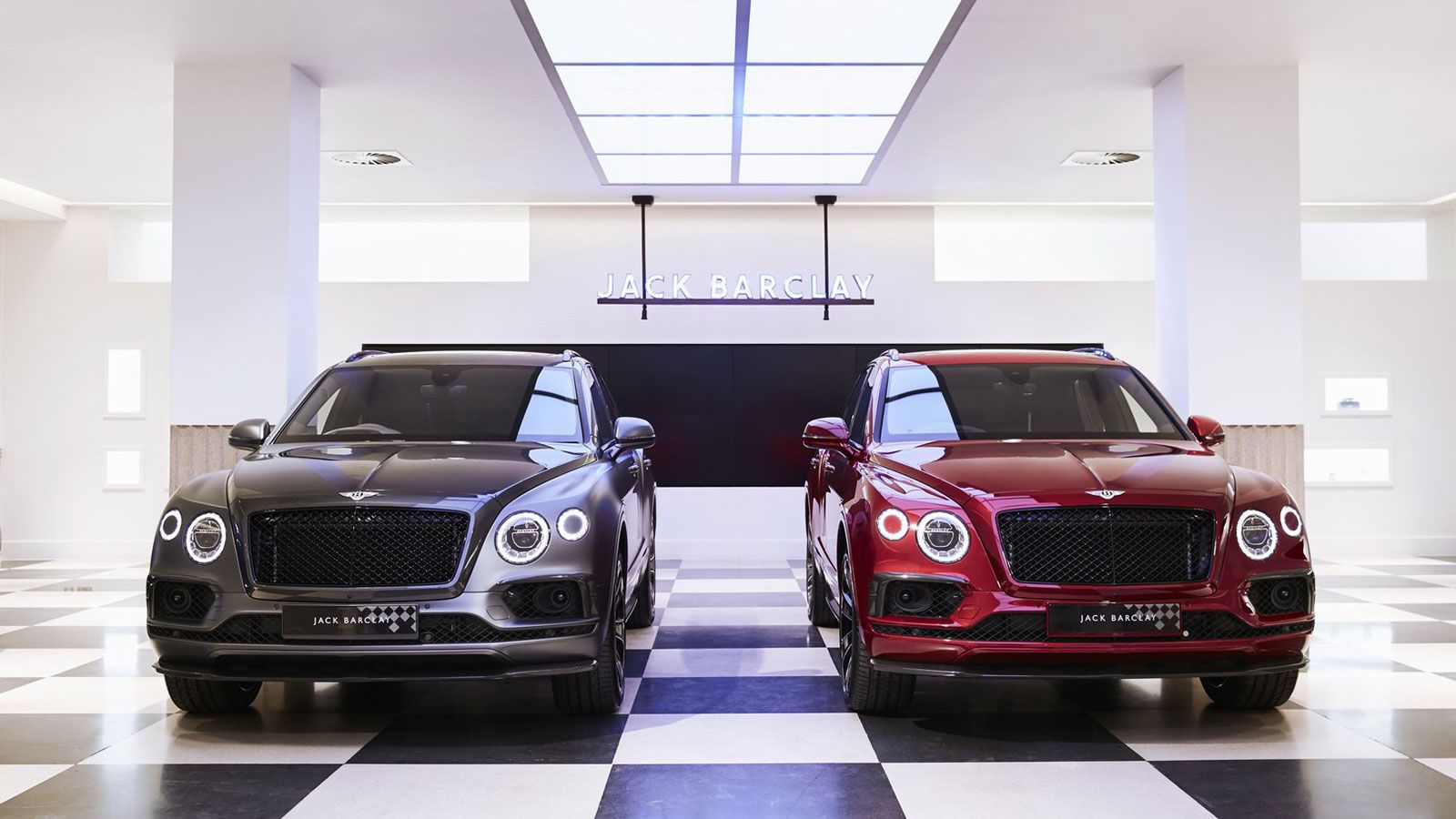Η Bentley γιορτάζει τα 100 χρόνια ζωής και συνεχίζει να το κάνει αποκαλύπτοντας δύο ειδικές εκδόσεις της Bentayga. 
